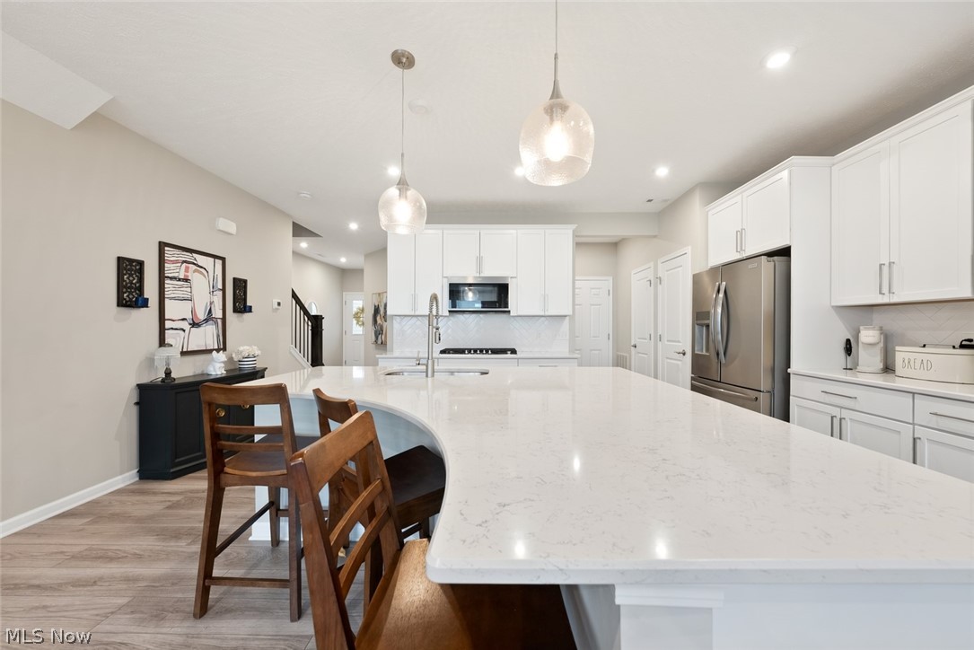 690 Harbour Town Court Avon Lake OH 44012