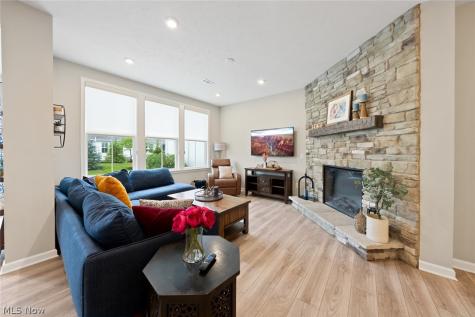 690 Harbour Town Court Avon Lake OH 44012