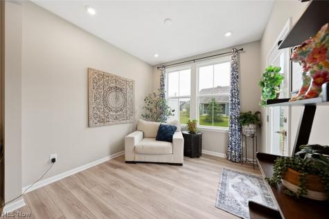 690 Harbour Town Court Avon Lake OH 44012