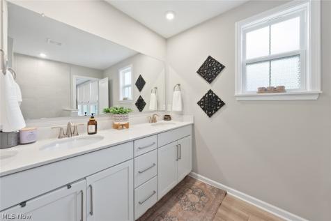 690 Harbour Town Court Avon Lake OH 44012
