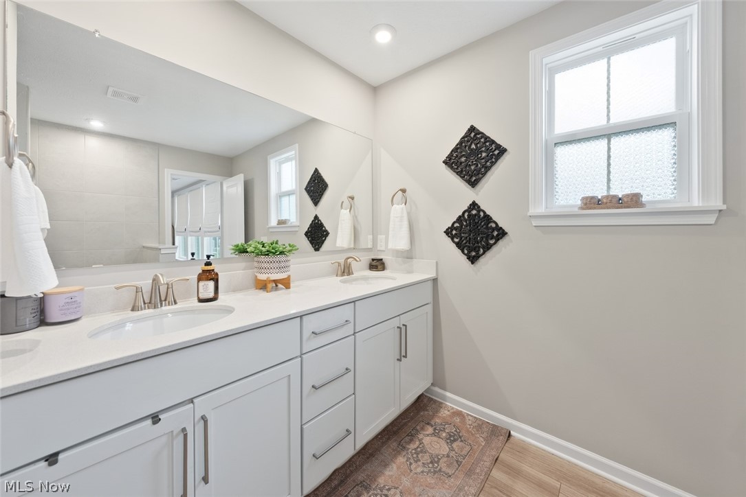690 Harbour Town Court Avon Lake OH 44012