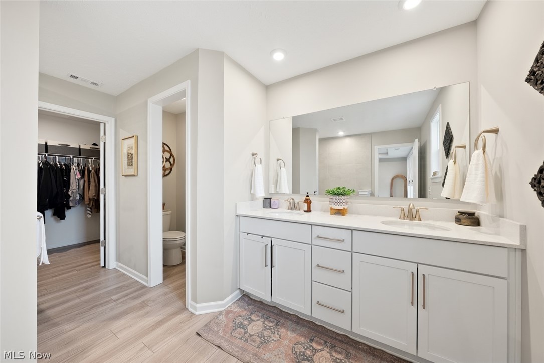 690 Harbour Town Court Avon Lake OH 44012