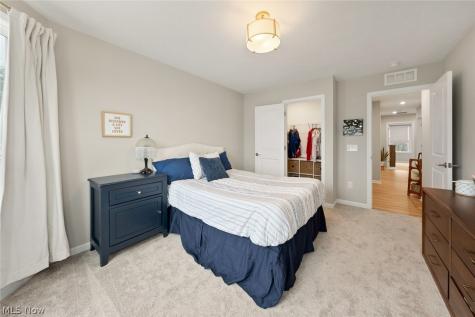 690 Harbour Town Court Avon Lake OH 44012