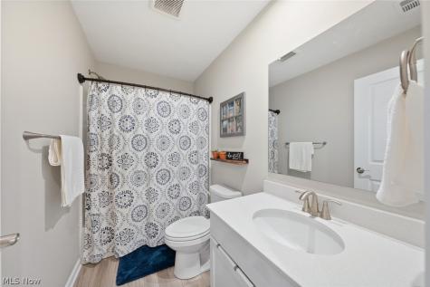 690 Harbour Town Court Avon Lake OH 44012
