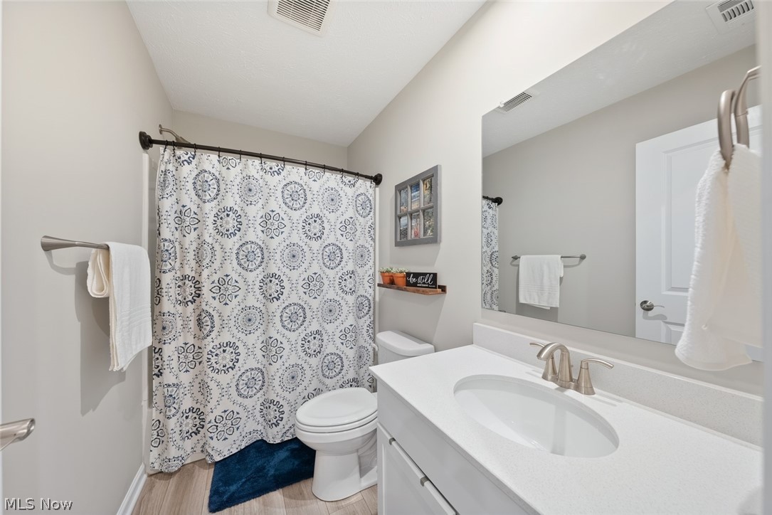 690 Harbour Town Court Avon Lake OH 44012