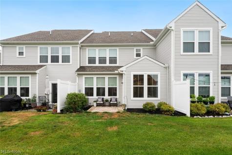 690 Harbour Town Court Avon Lake OH 44012