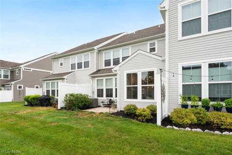 690 Harbour Town Court Avon Lake OH 44012