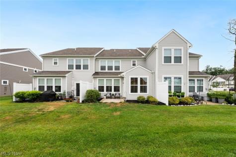 690 Harbour Town Court Avon Lake OH 44012
