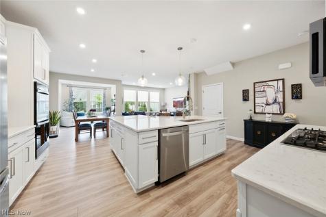 690 Harbour Town Court Avon Lake OH 44012