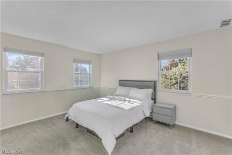 1748 Walnut Lane Rocky River OH 44116