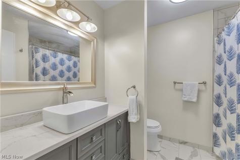 1748 Walnut Lane Rocky River OH 44116