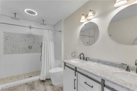 1748 Walnut Lane Rocky River OH 44116