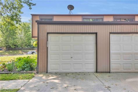 26636 Lake Of The Falls Road Olmsted Falls OH 44138