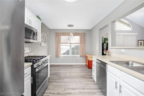 7393 Willow Woods Drive North Olmsted OH 44070