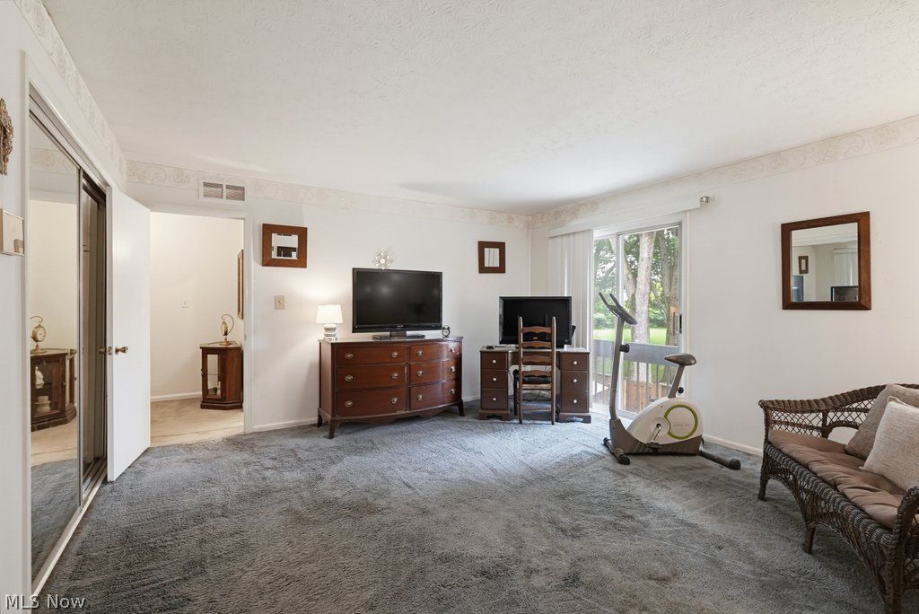 741 Pipes Court Sagamore Hills OH 44067
