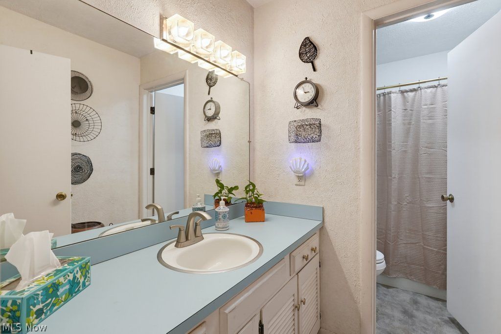 741 Pipes Court Sagamore Hills OH 44067