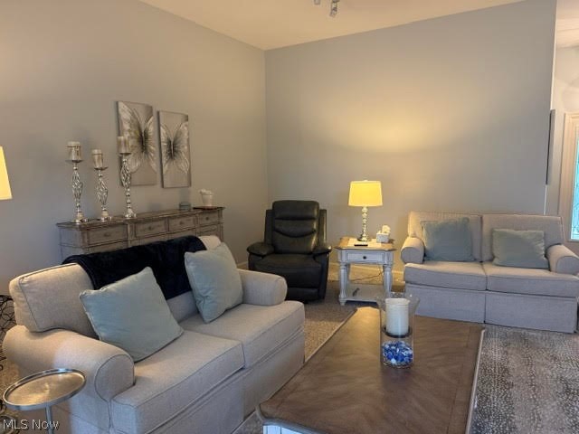 17 Masters Court NE Warren OH 44484