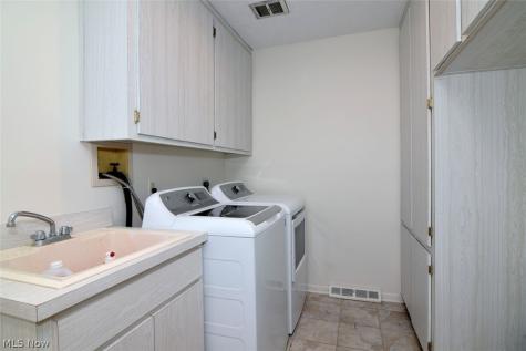 570-21 Russet Woods Lane Aurora OH 44202