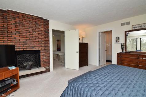 570-21 Russet Woods Lane Aurora OH 44202