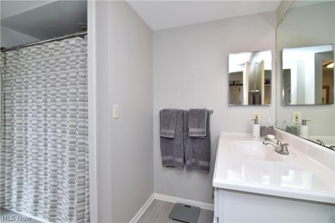 570-21 Russet Woods Lane Aurora OH 44202