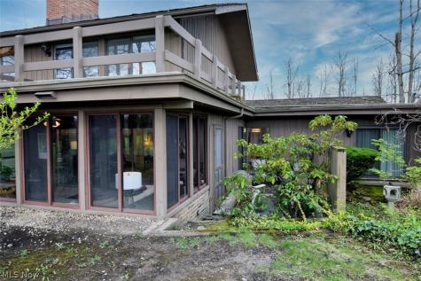 570-21 Russet Woods Lane Aurora OH 44202