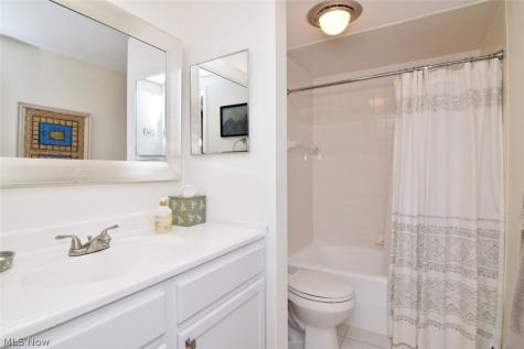 570-21 Russet Woods Lane Aurora OH 44202