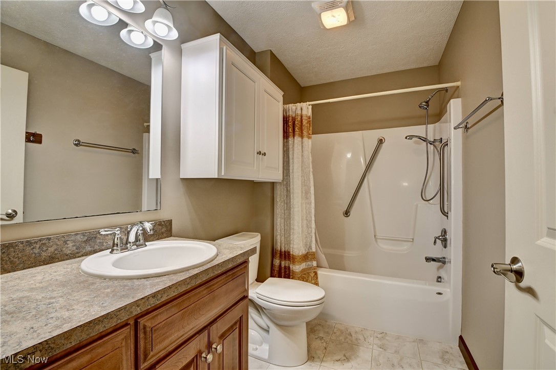 2761 Cove Lane Millersburg OH 44654