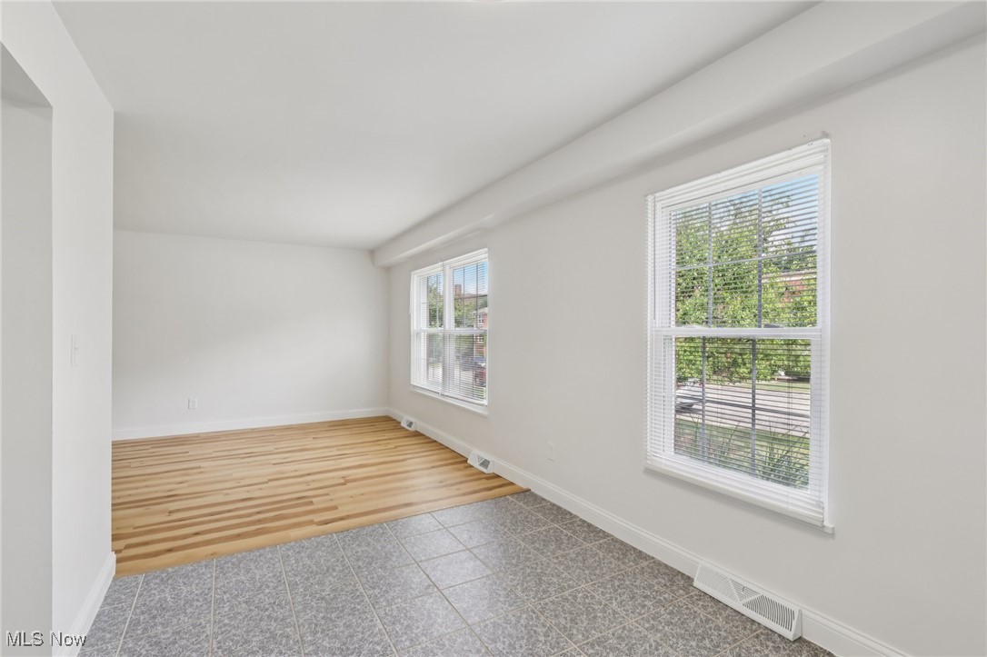 3279 Warrensville Center Road Shaker Heights OH 44122