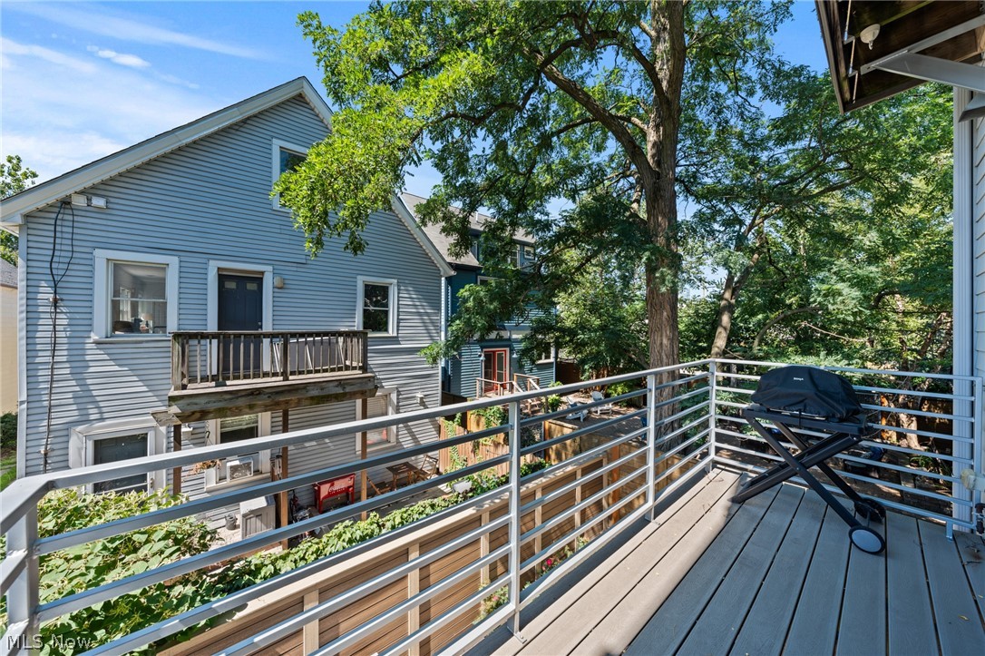 2040 W 11 Place Cleveland OH 44113