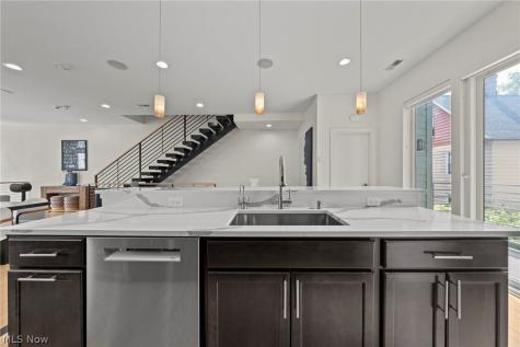 2040 W 11 Place Cleveland OH 44113