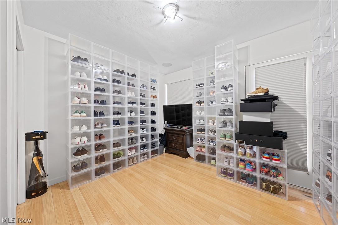 2040 W 11 Place Cleveland OH 44113