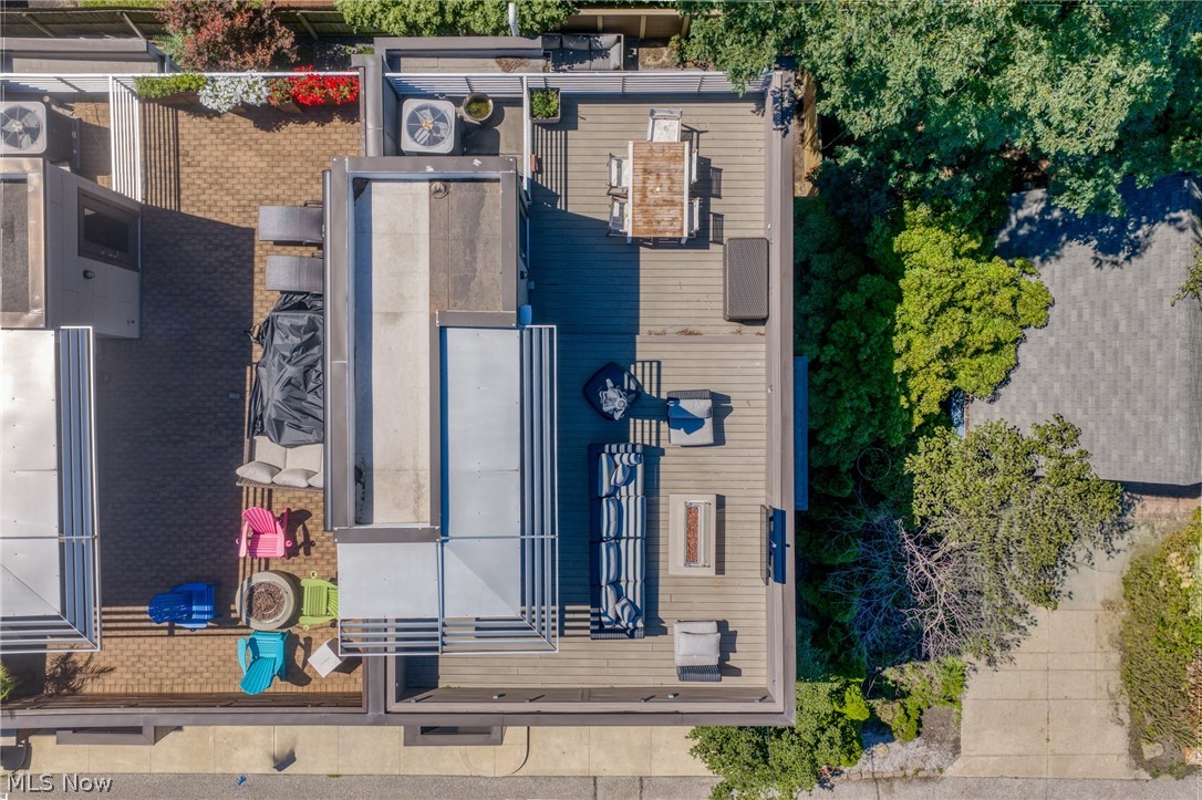 2040 W 11 Place Cleveland OH 44113