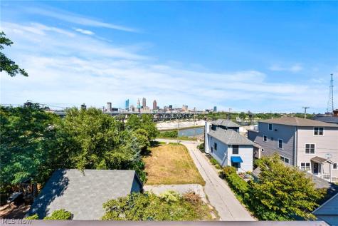 2040 W 11 Place Cleveland OH 44113