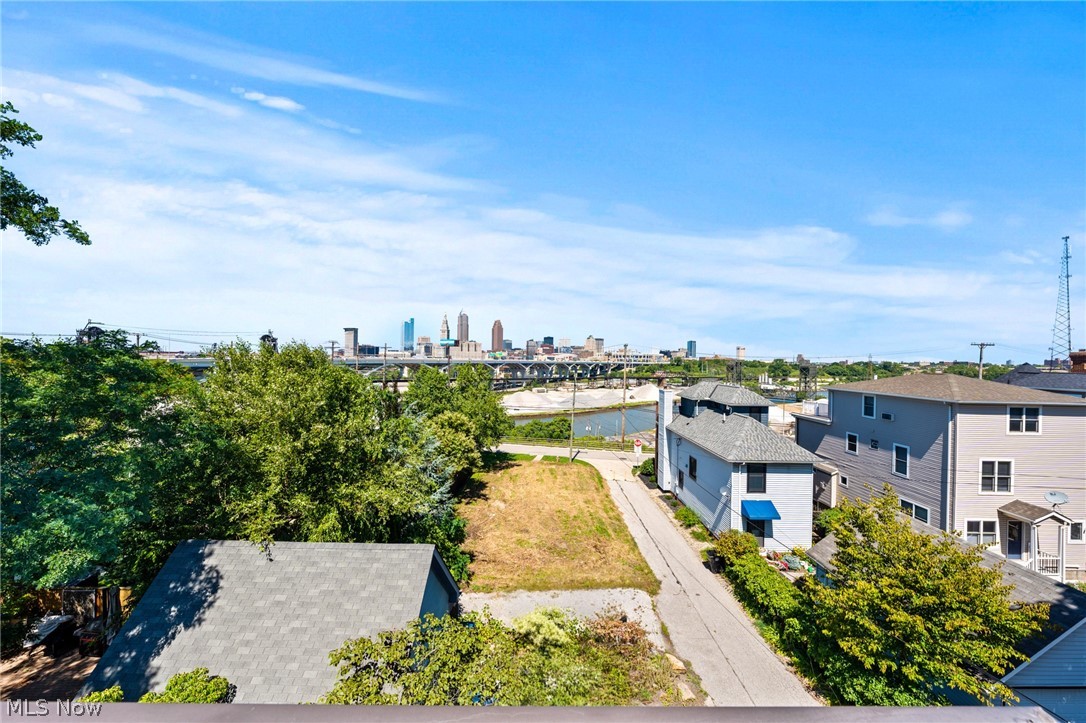 2040 W 11 Place Cleveland OH 44113