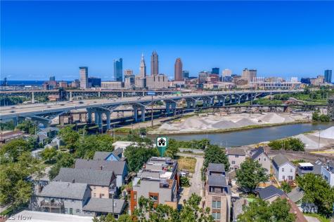 2040 W 11 Place Cleveland OH 44113