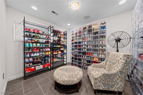 2040 W 11 Place Cleveland OH 44113