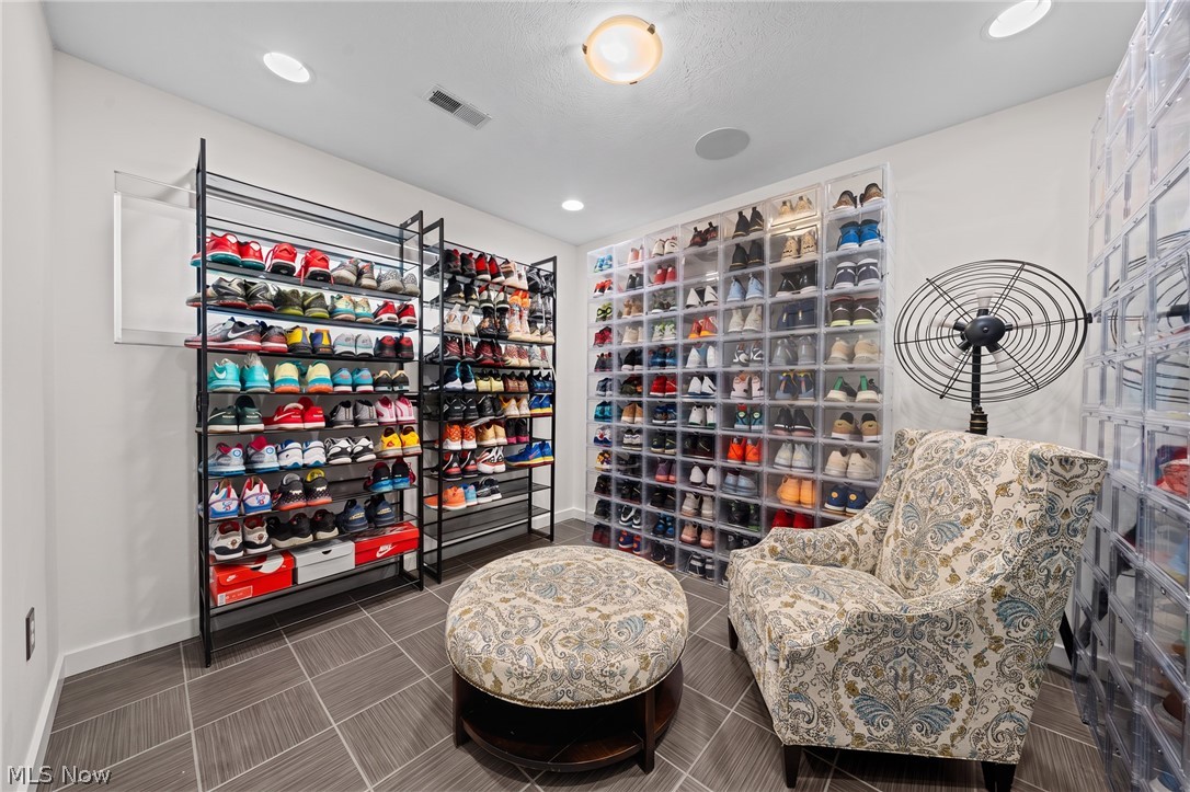 2040 W 11 Place Cleveland OH 44113