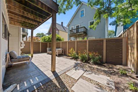 2040 W 11 Place Cleveland OH 44113