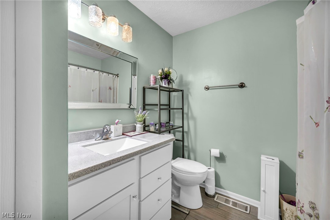 2499 Barth Drive Uniontown OH 44685