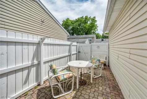 2499 Barth Drive Uniontown OH 44685