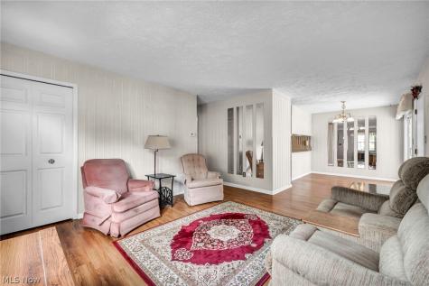 2499 Barth Drive Uniontown OH 44685