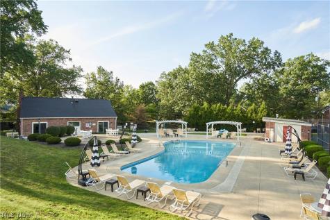 76 Menlo Park Drive Akron OH 44313