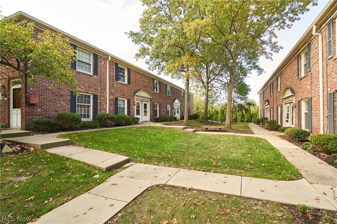 76 Menlo Park Drive Akron OH 44313