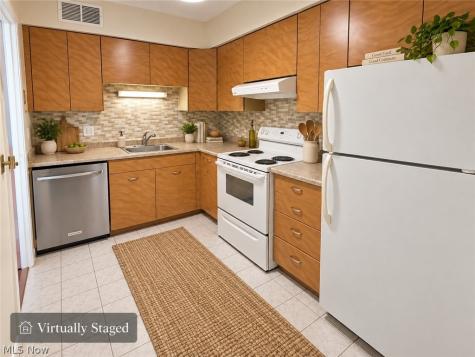 12520 Edgewater Drive Lakewood OH 44107
