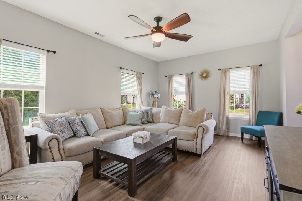 307 Teal Circle Coventry OH 44319