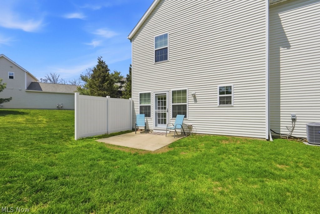 307 Teal Circle Coventry OH 44319