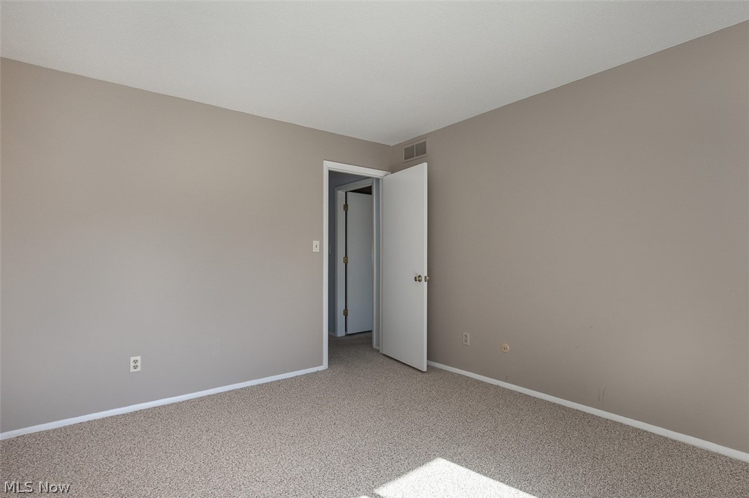 700 Tinkers Lane Sagamore Hills OH 44067