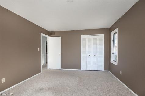 700 Tinkers Lane Sagamore Hills OH 44067