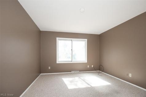 700 Tinkers Lane Sagamore Hills OH 44067