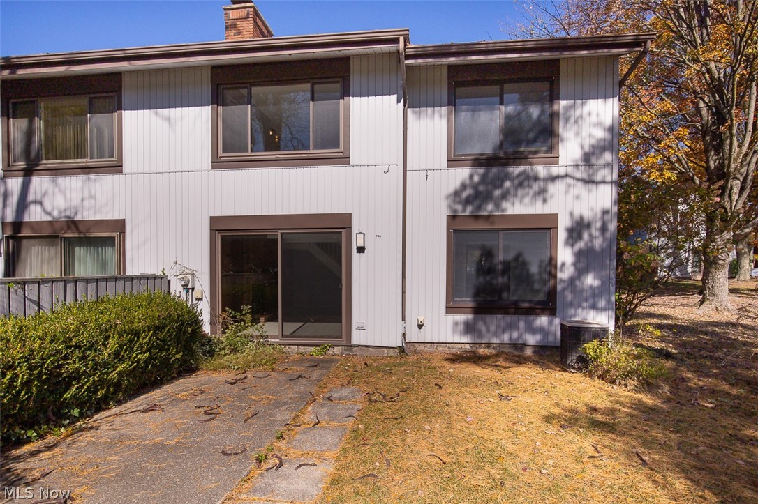700 Tinkers Lane Sagamore Hills OH 44067